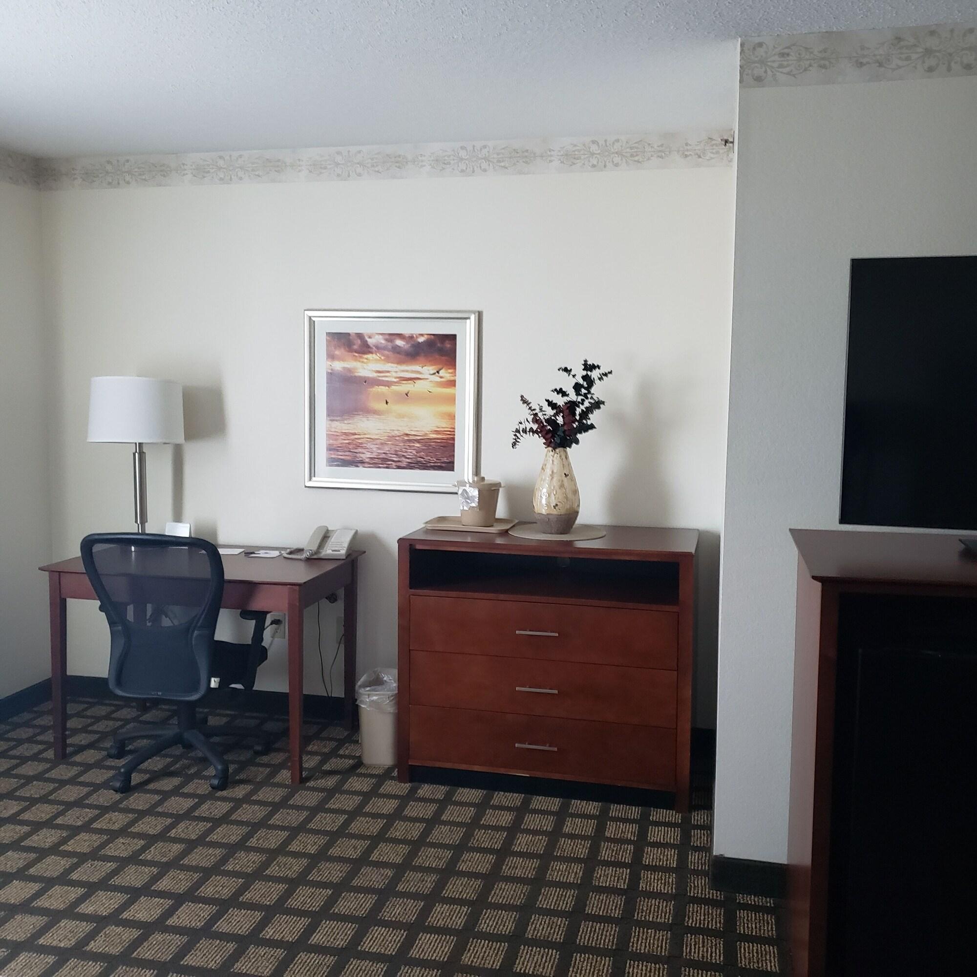 Baymont By Wyndham Mackinaw City Exterior foto