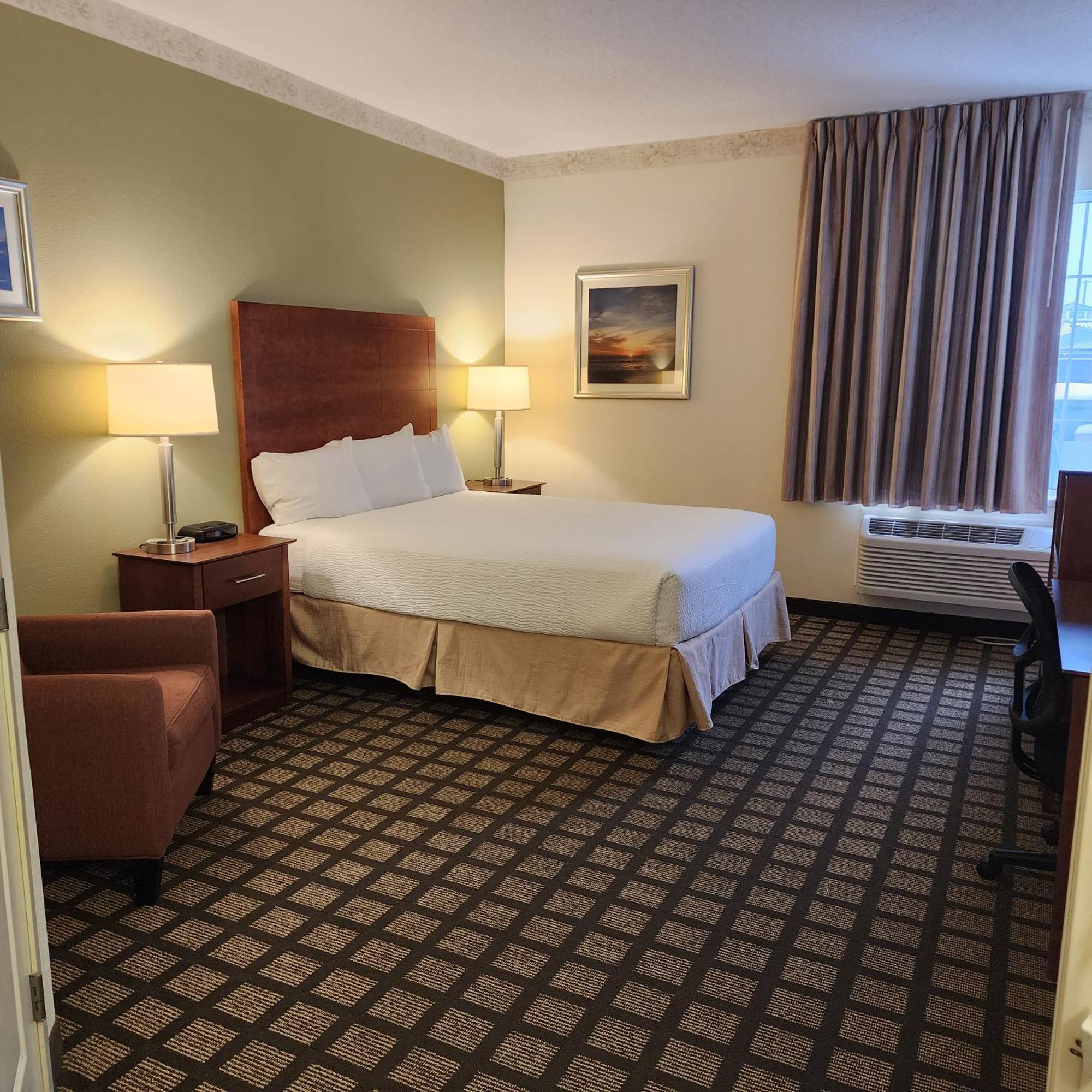 Baymont By Wyndham Mackinaw City Exterior foto