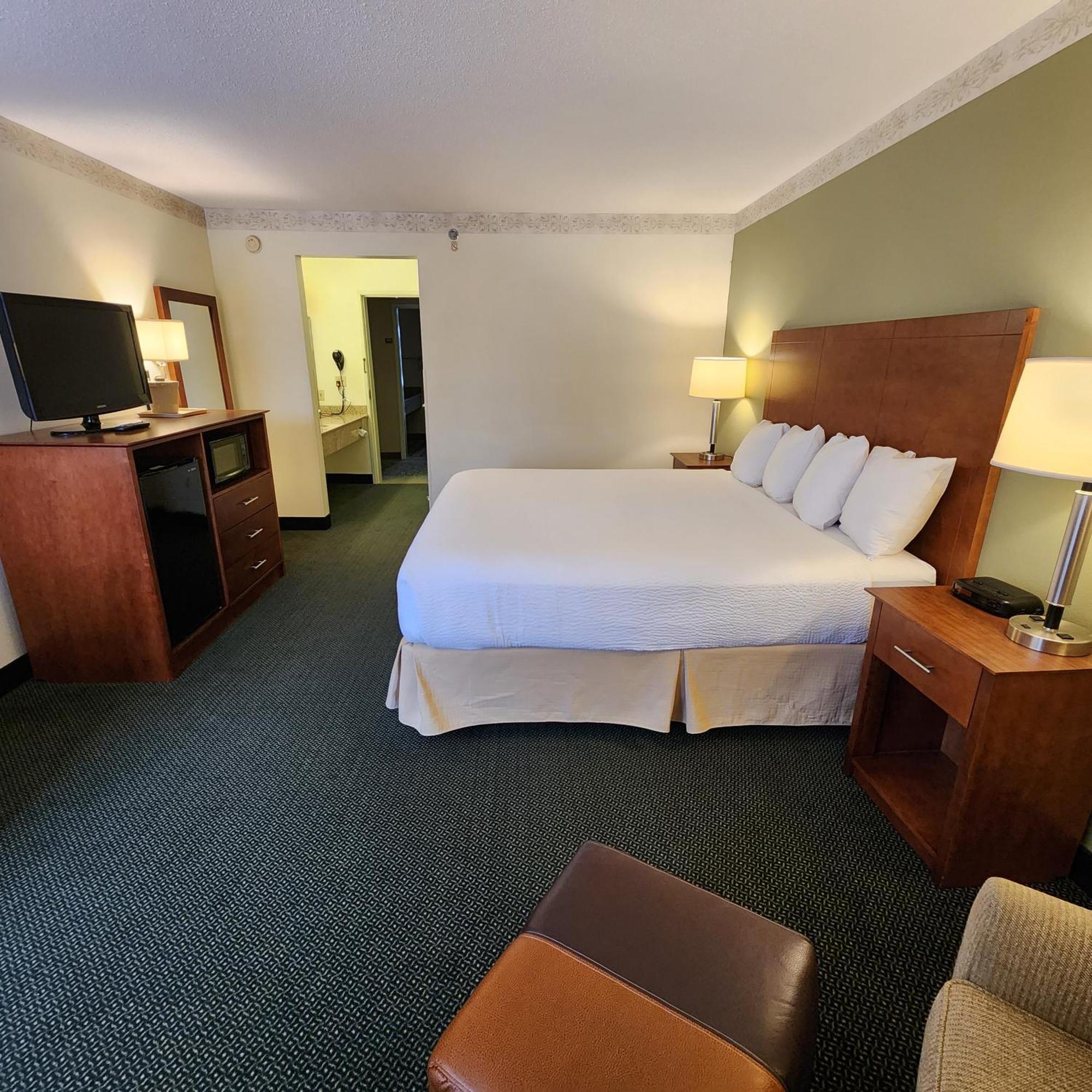 Baymont By Wyndham Mackinaw City Exterior foto